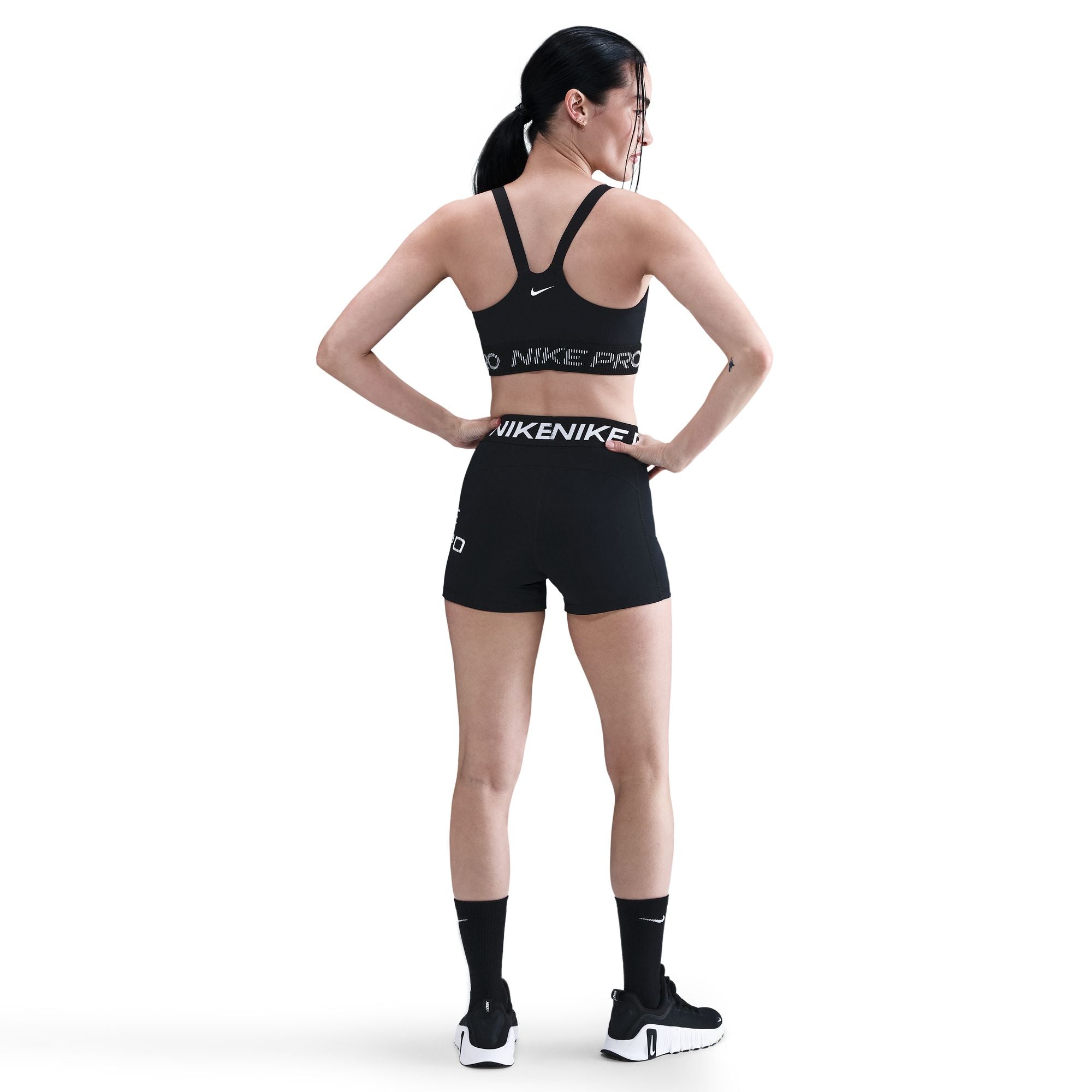 NIKE PRO WOMENS LIGHT-SUPPORT SPORTS BRA