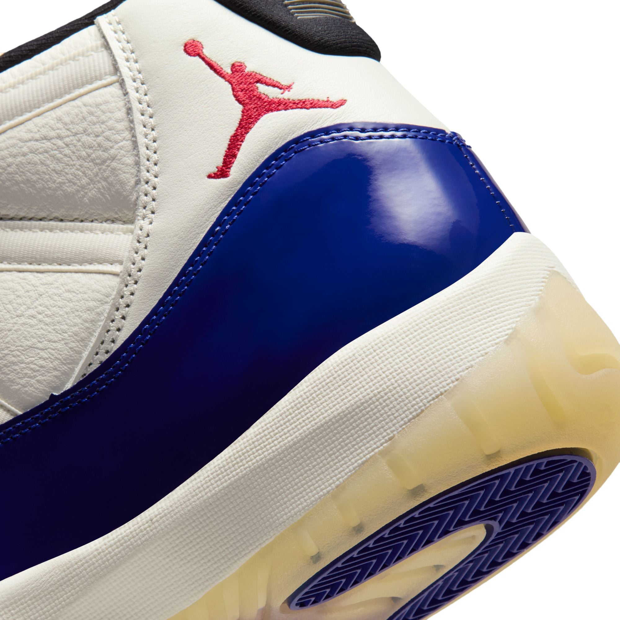 AIR JORDAN 11 RETRO "RARE AIR"