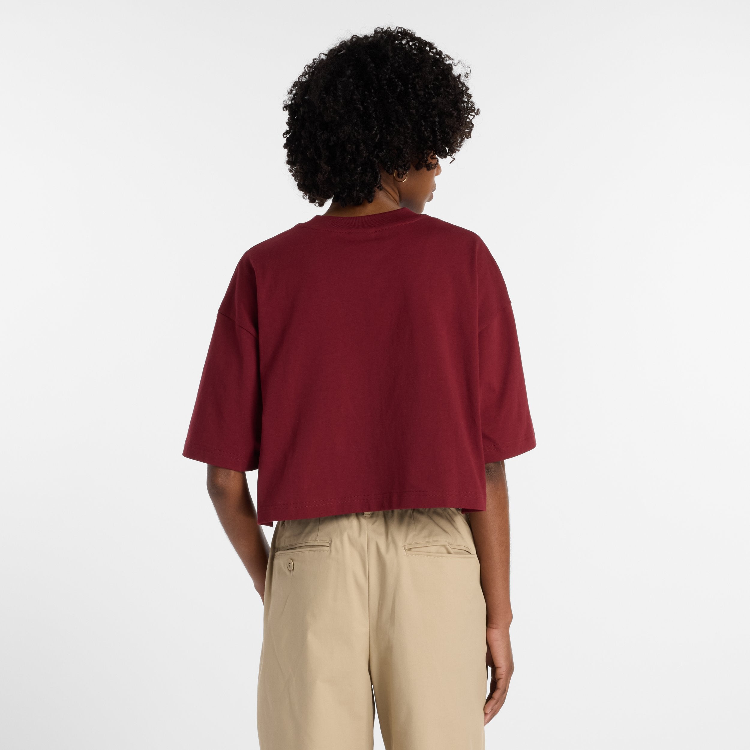 NEW BALANCE ATHLETICS PREMIUM CHEST LOGO CROPPED T-SHIRT- MHB