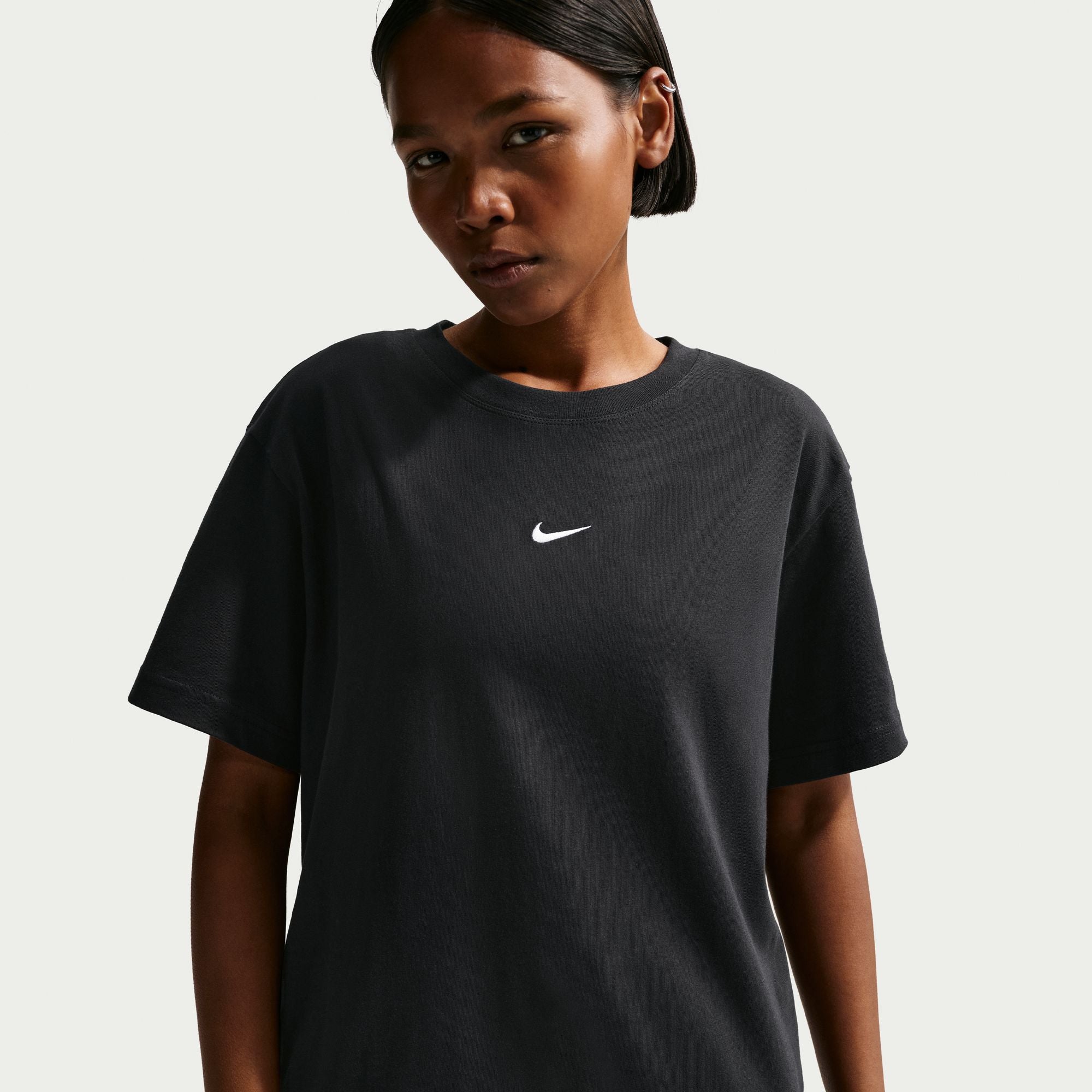 NIKE WOMENS CLASSIC TEE