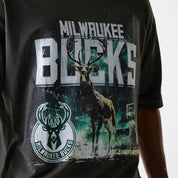 NEW ERA NBA WASHED GRAPHIC TEE - MILWAUKEE BUCKS