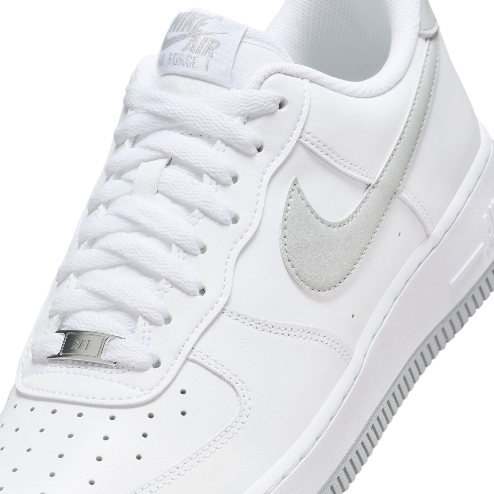 NIKE AIR FORCE 1 '07