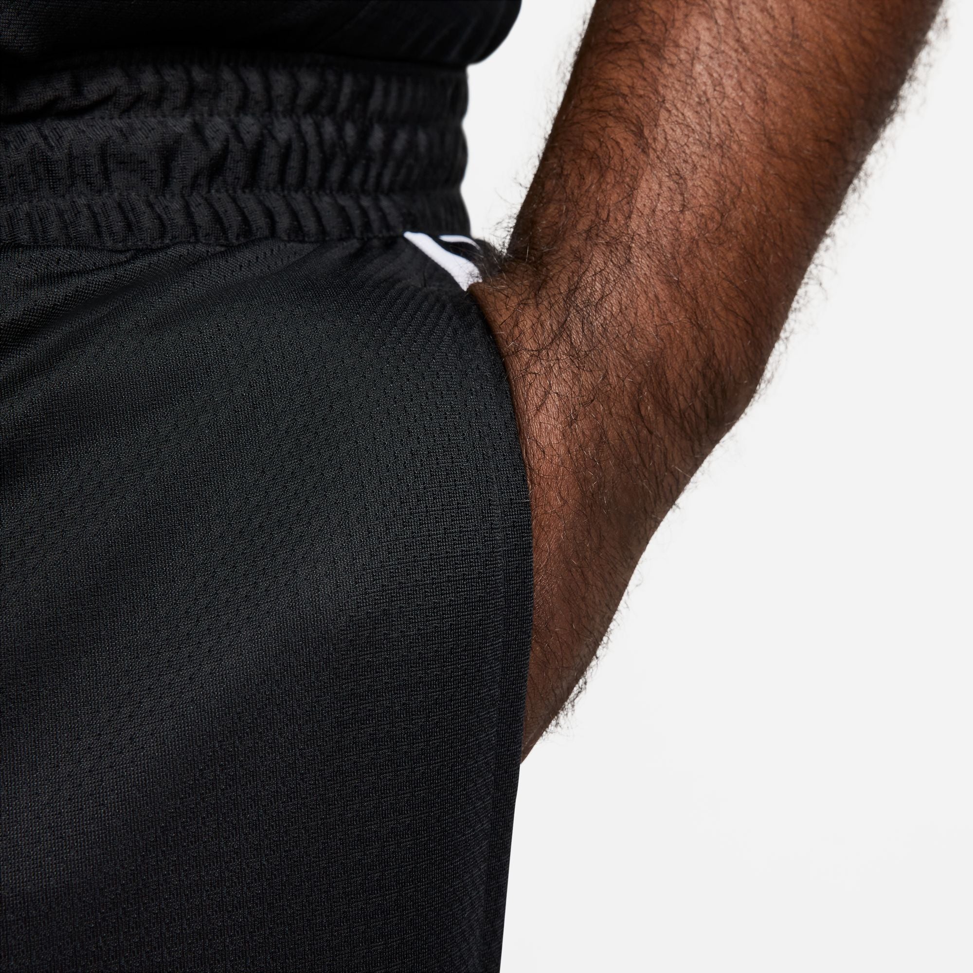 NIKE MENS DRI-FIT DNA 8IN SHORT