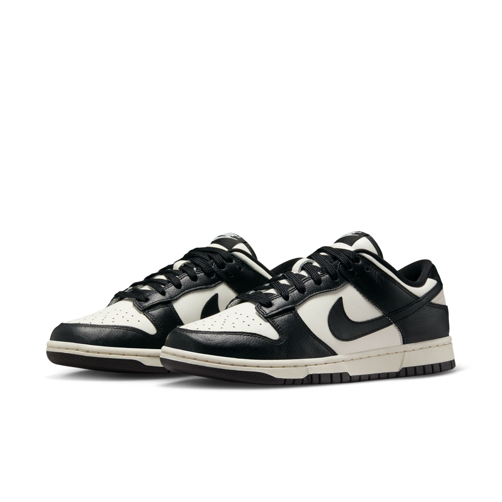 NIKE WOMENS DUNK LOW SE