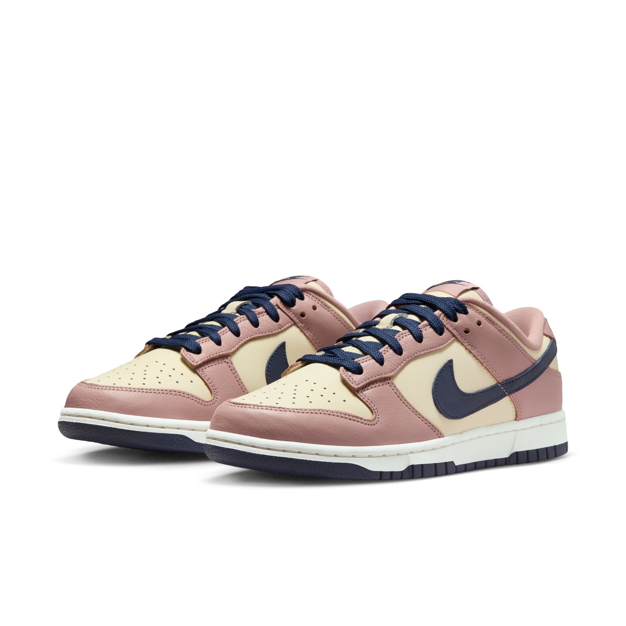 NIKE WOMENS DUNK LOW SE