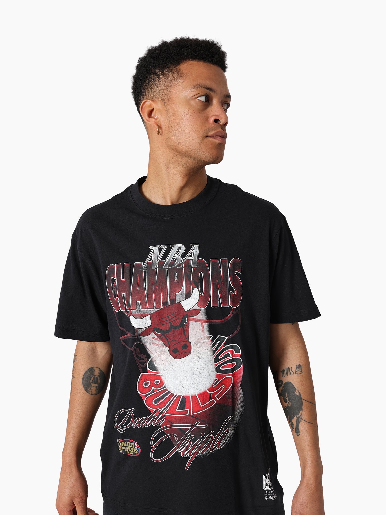 MITCHELL & NESS HARDLIGHT TEE BULL