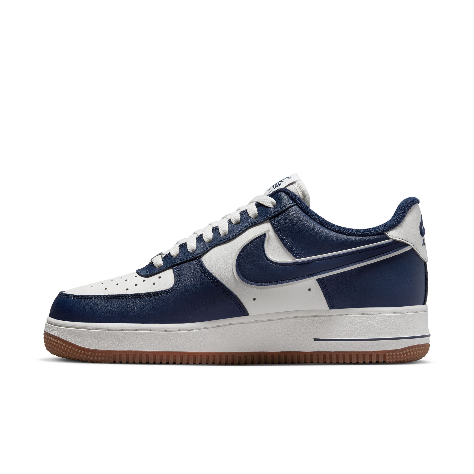 NIKE AIR FORCE 1 '07 LV8