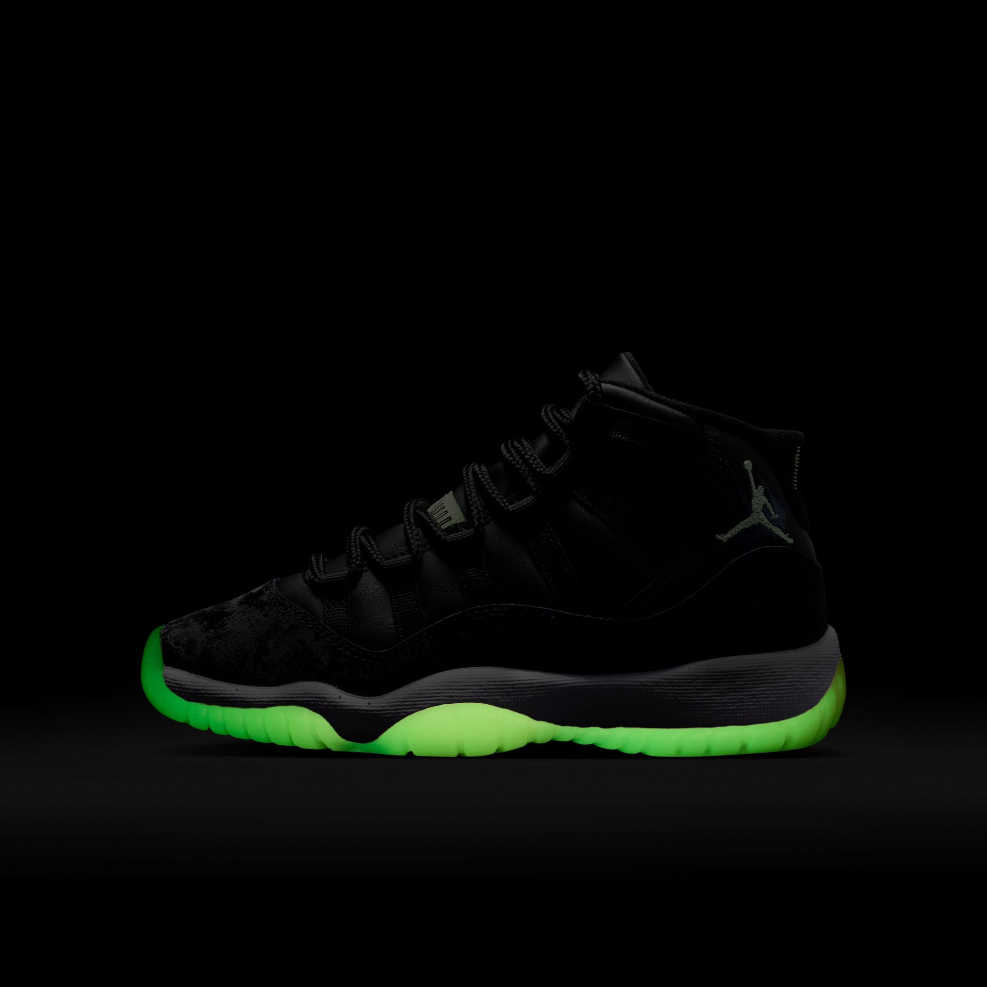 AIR JORDAN 11 RETRO - Youth