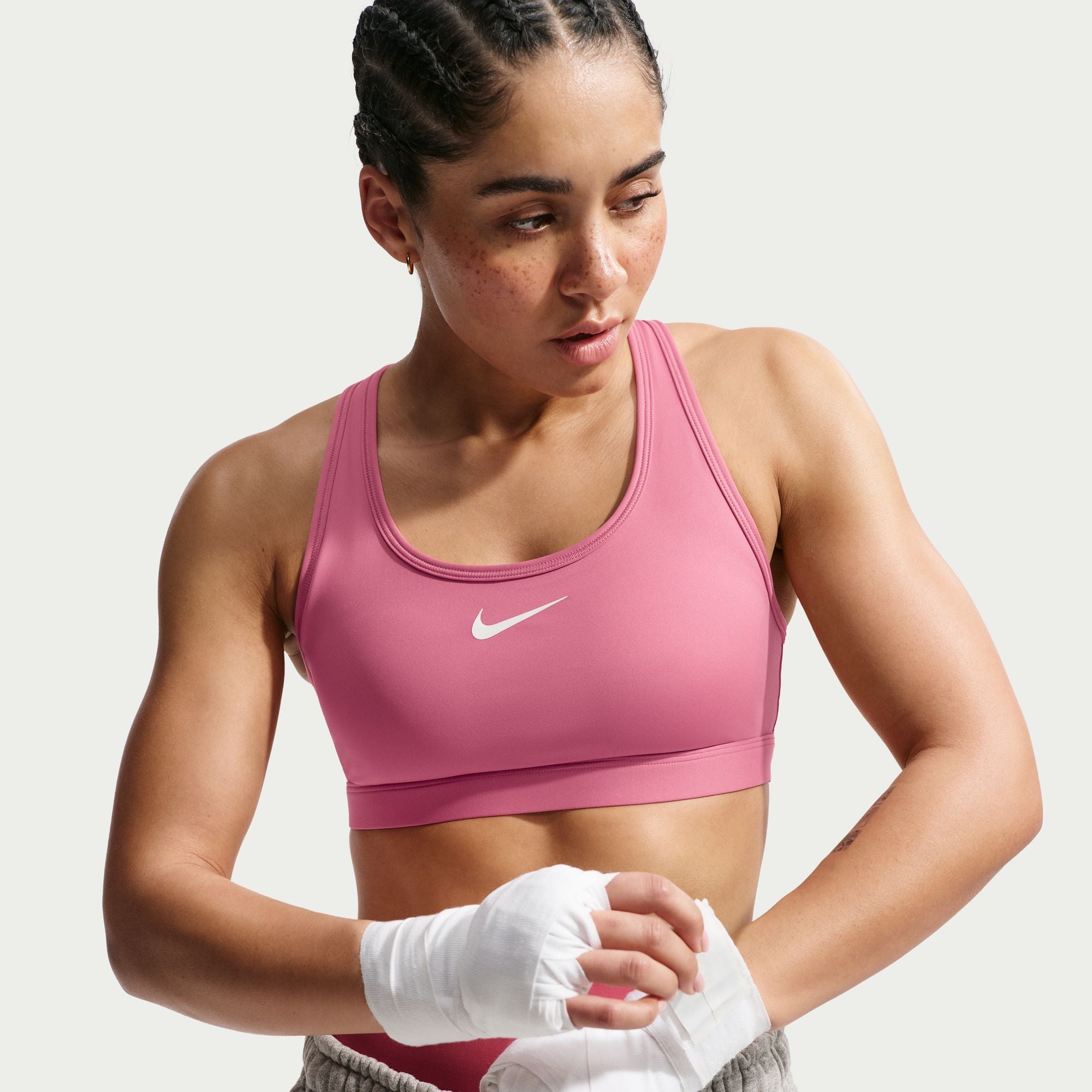NIKE WOMENS SWOOSH MEDIUM SUPPORT BRA