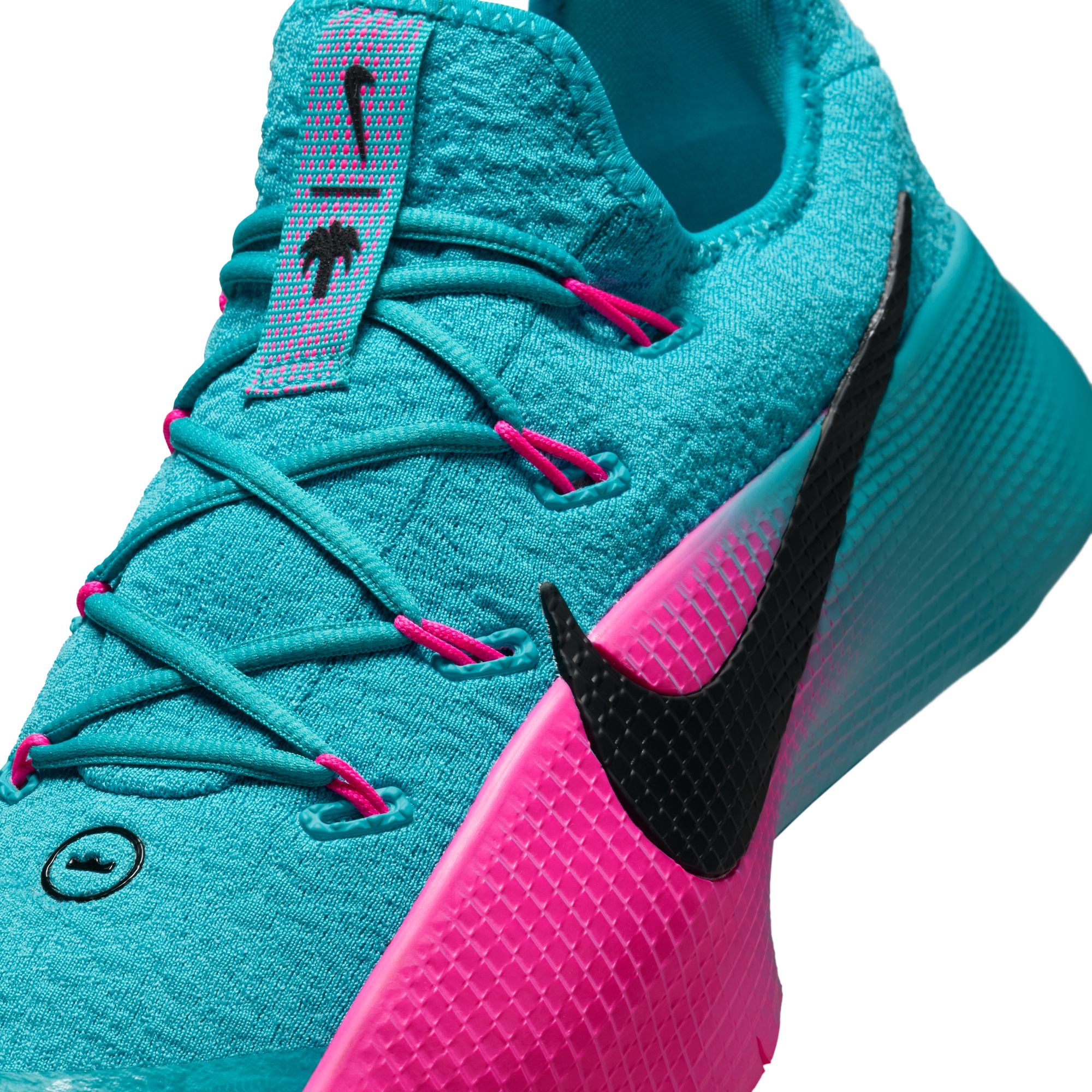 NIKE LEBRON TR 1