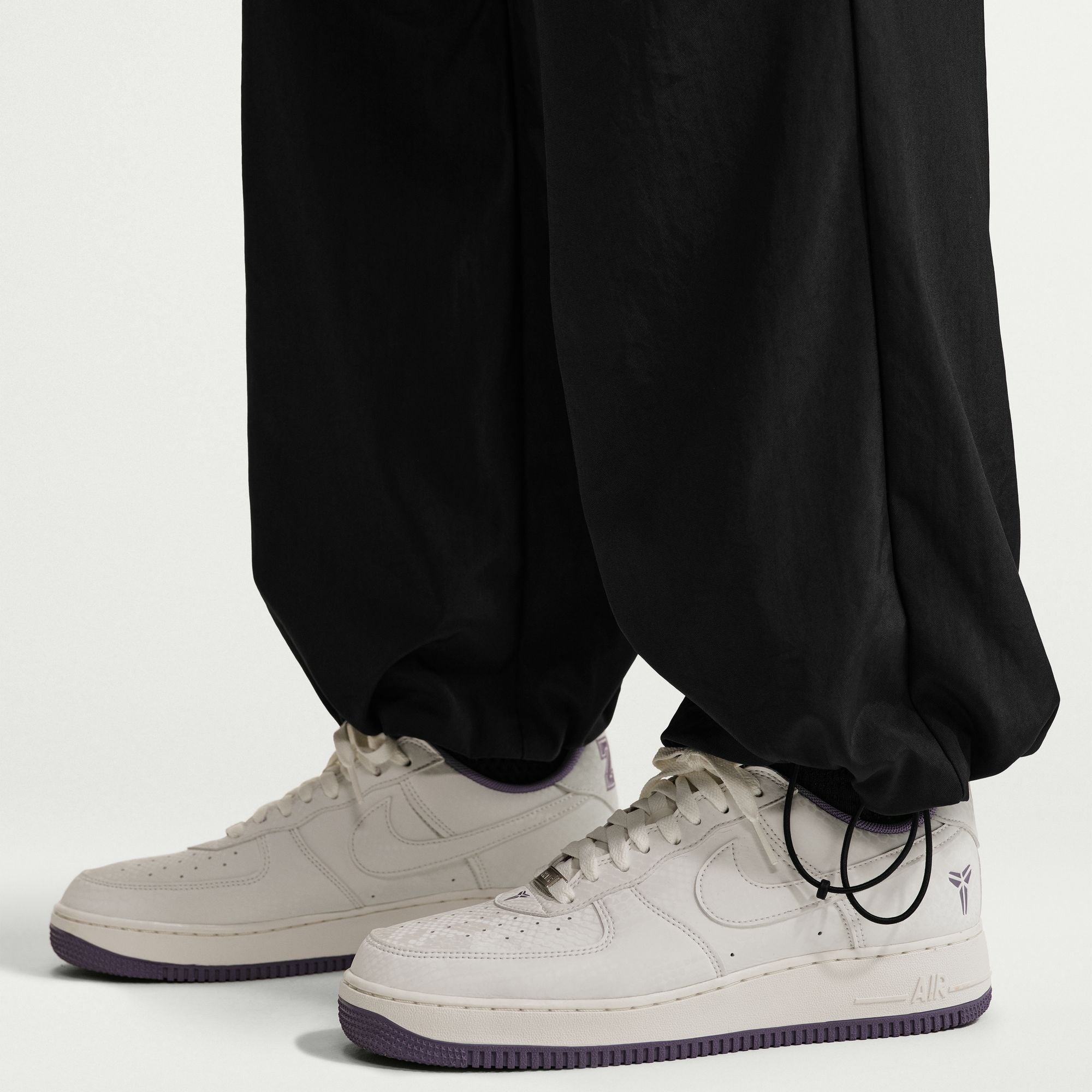 NIKE MENS KOBE MAMBA WOVEN PANT