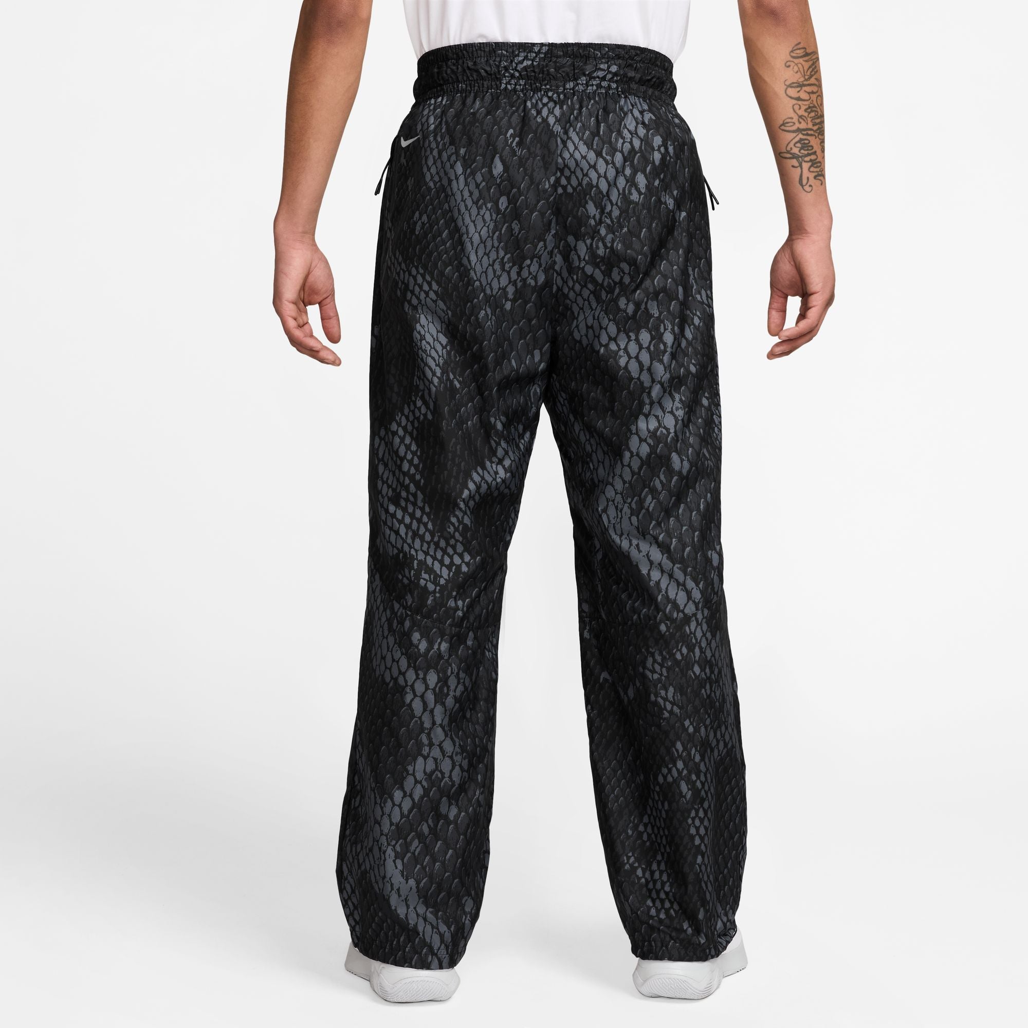 NIKE MENS KOBE LIGHTWEIGHT WOVEN PANT