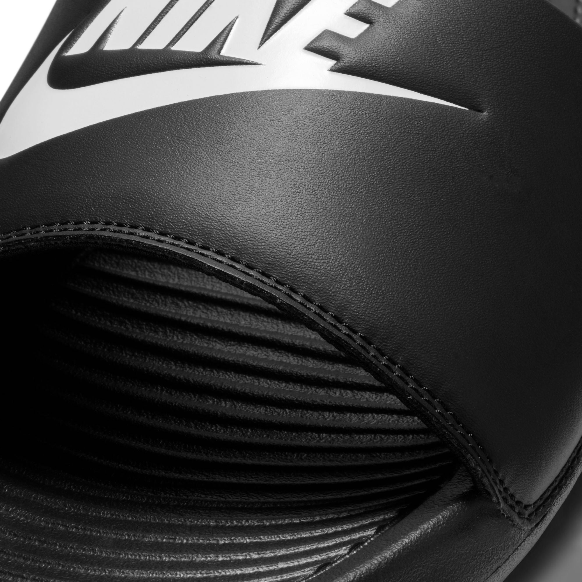 NIKE VICTORI ONE SLIDE
