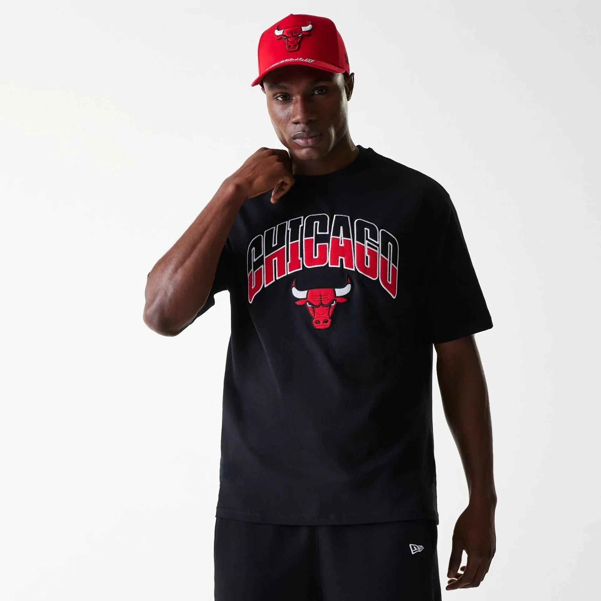 NEW ERA NBA ARCH GRAPHIC TEE CHICAGO BULLS