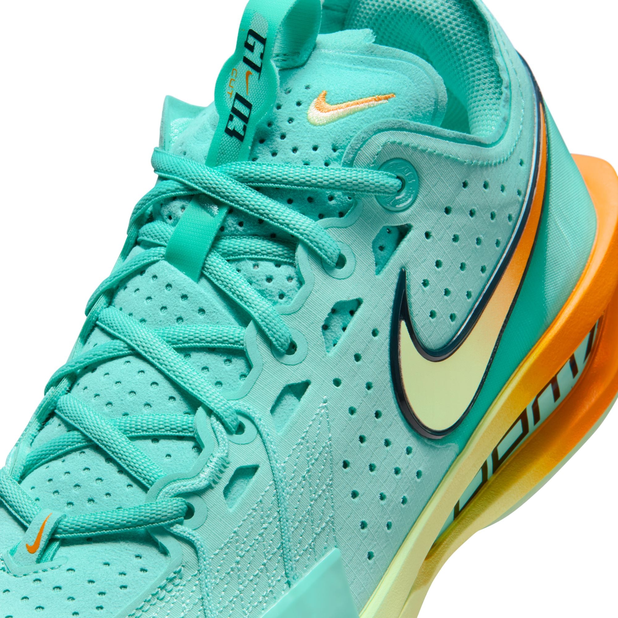 NIKE G.T. CUT 3