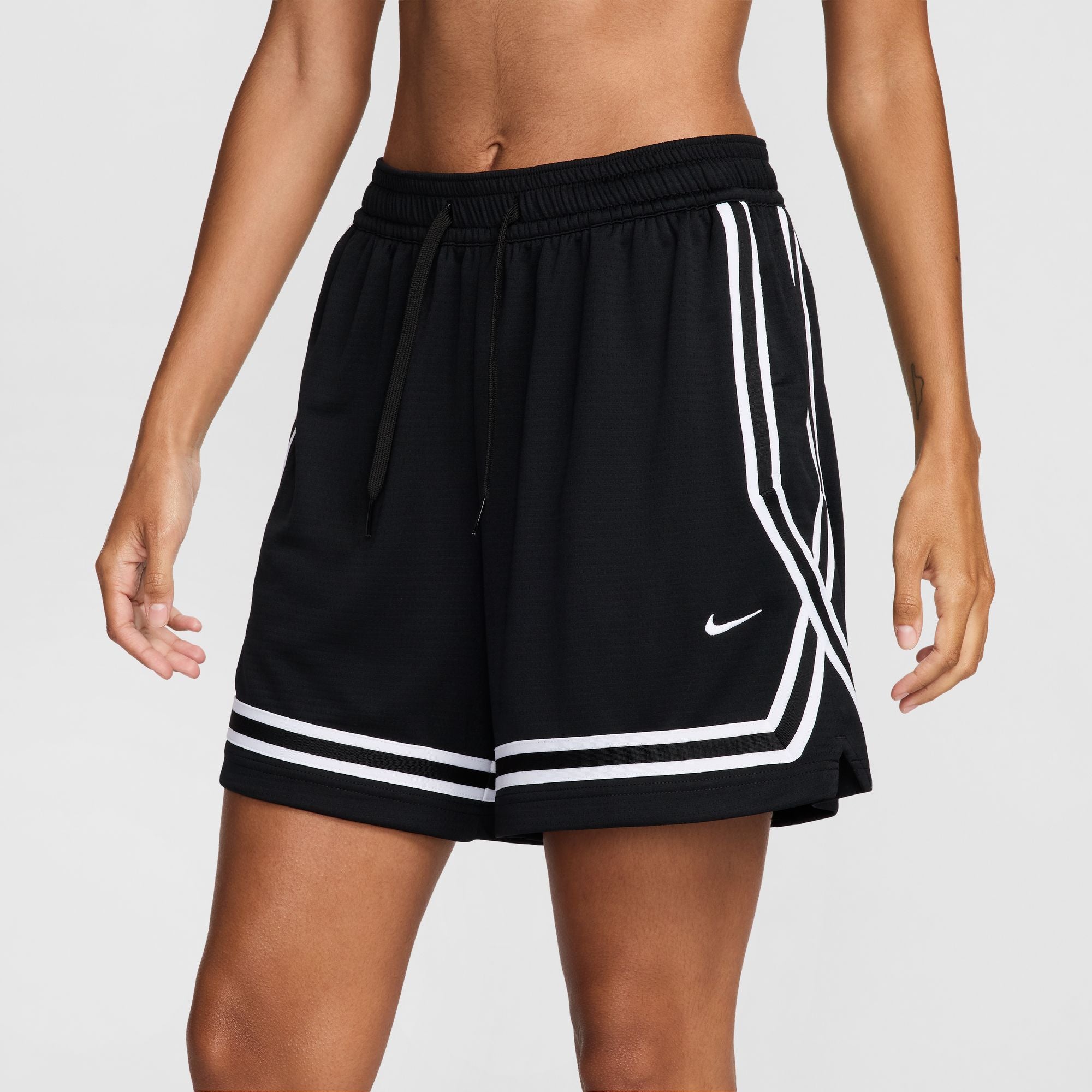 NIKE WOMENS DRI-FIT CROSSOVER 5IN SHORT