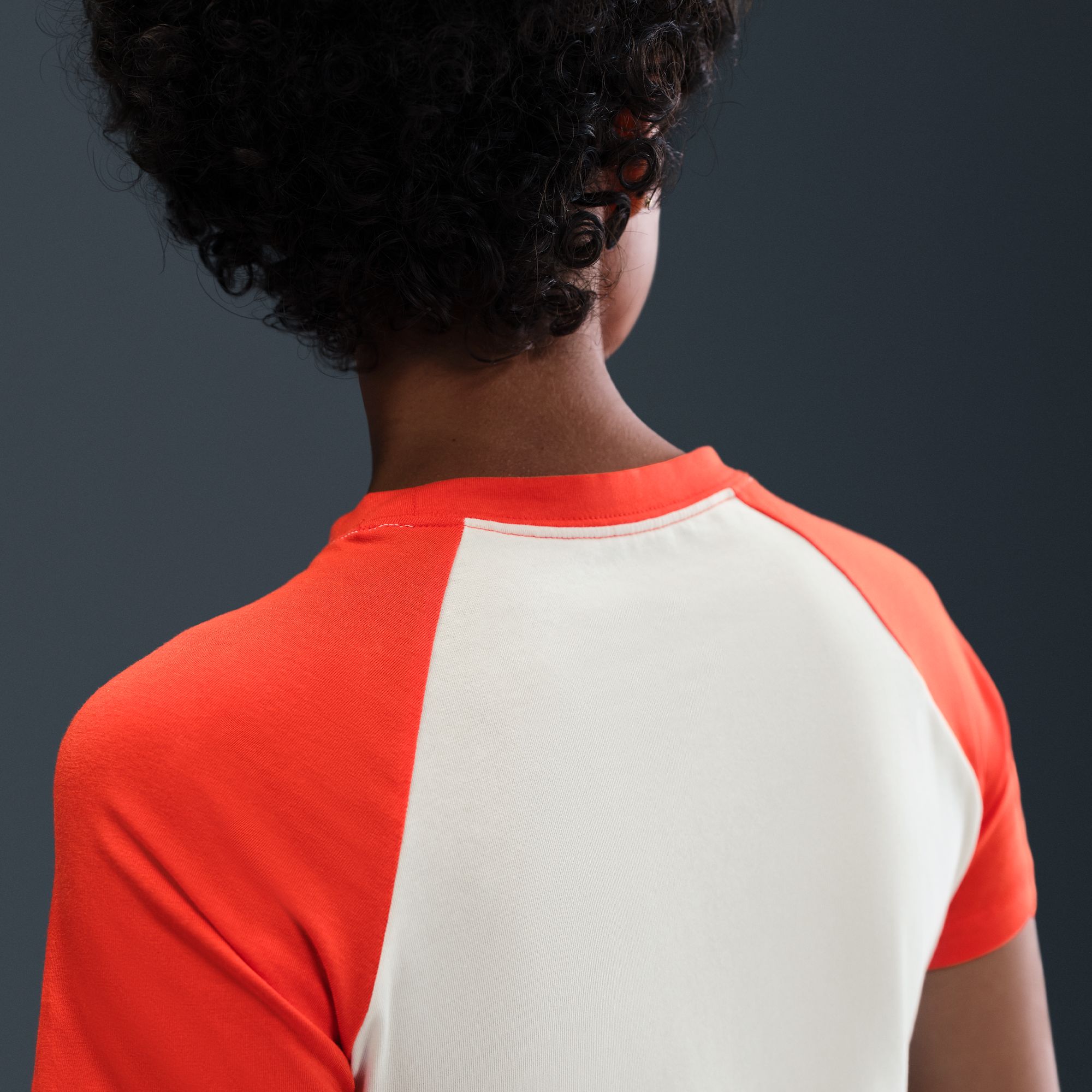 NIKE WOMENS CHILL KNIT RAGLAN TEE