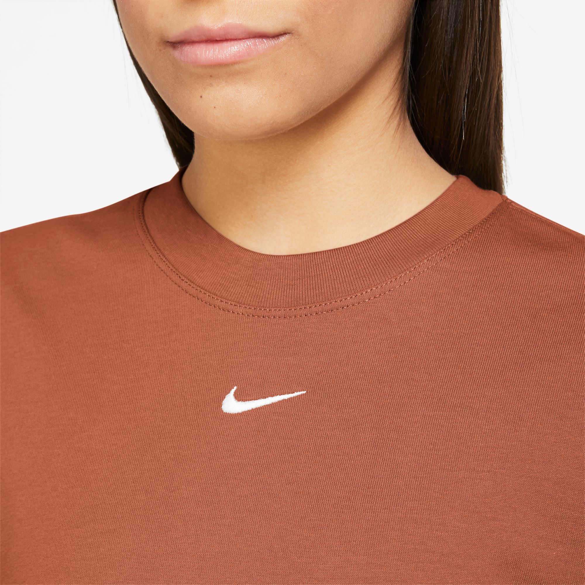 NIKE WOMENS ESSENTIAL BOXY TEE