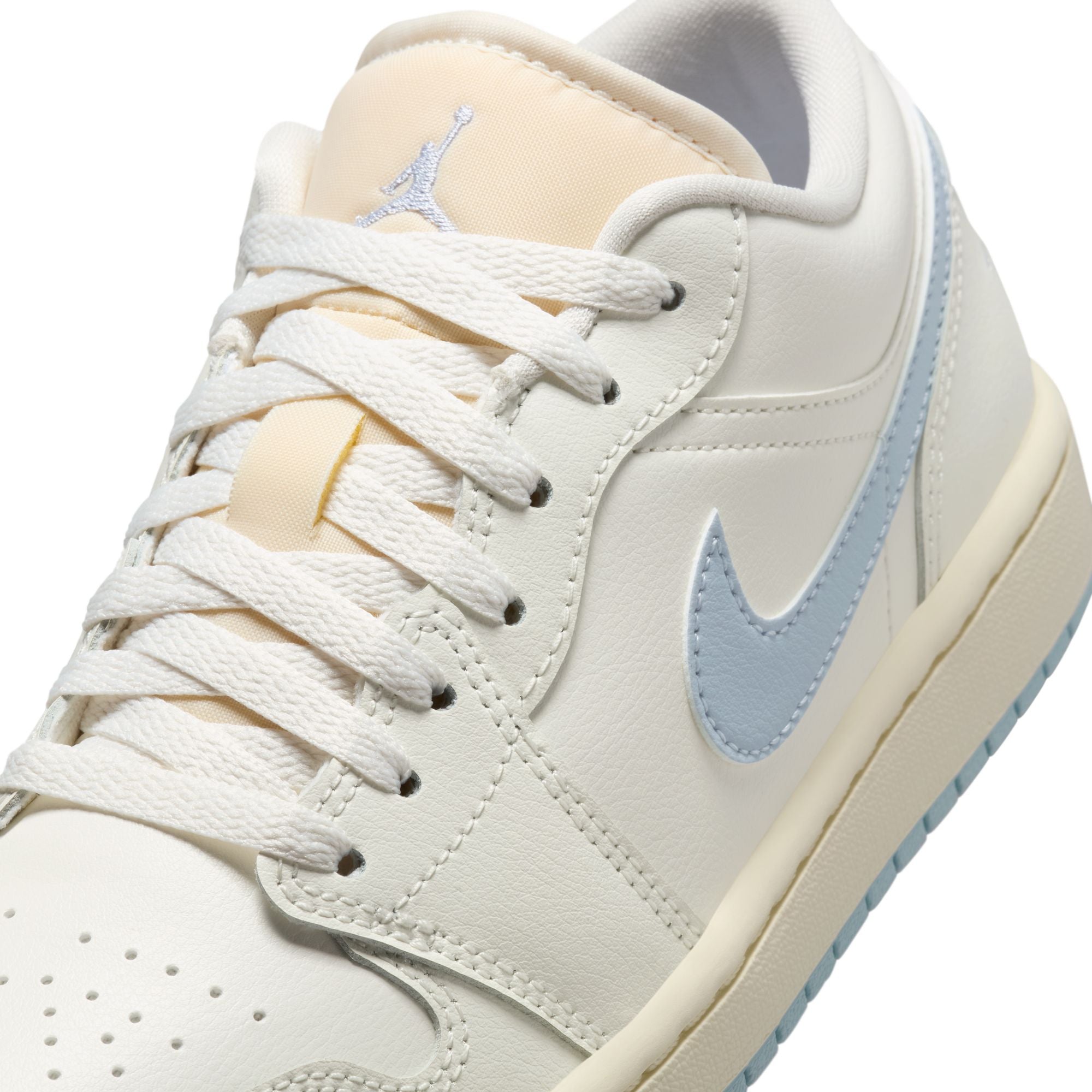 AIR JORDAN WOMENS 1 LOW