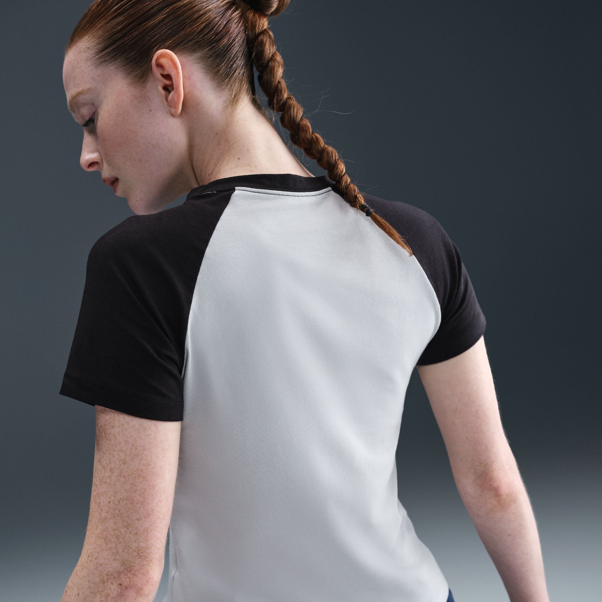 NIKE WOMENS CHILL KNIT RAGLAN TEE