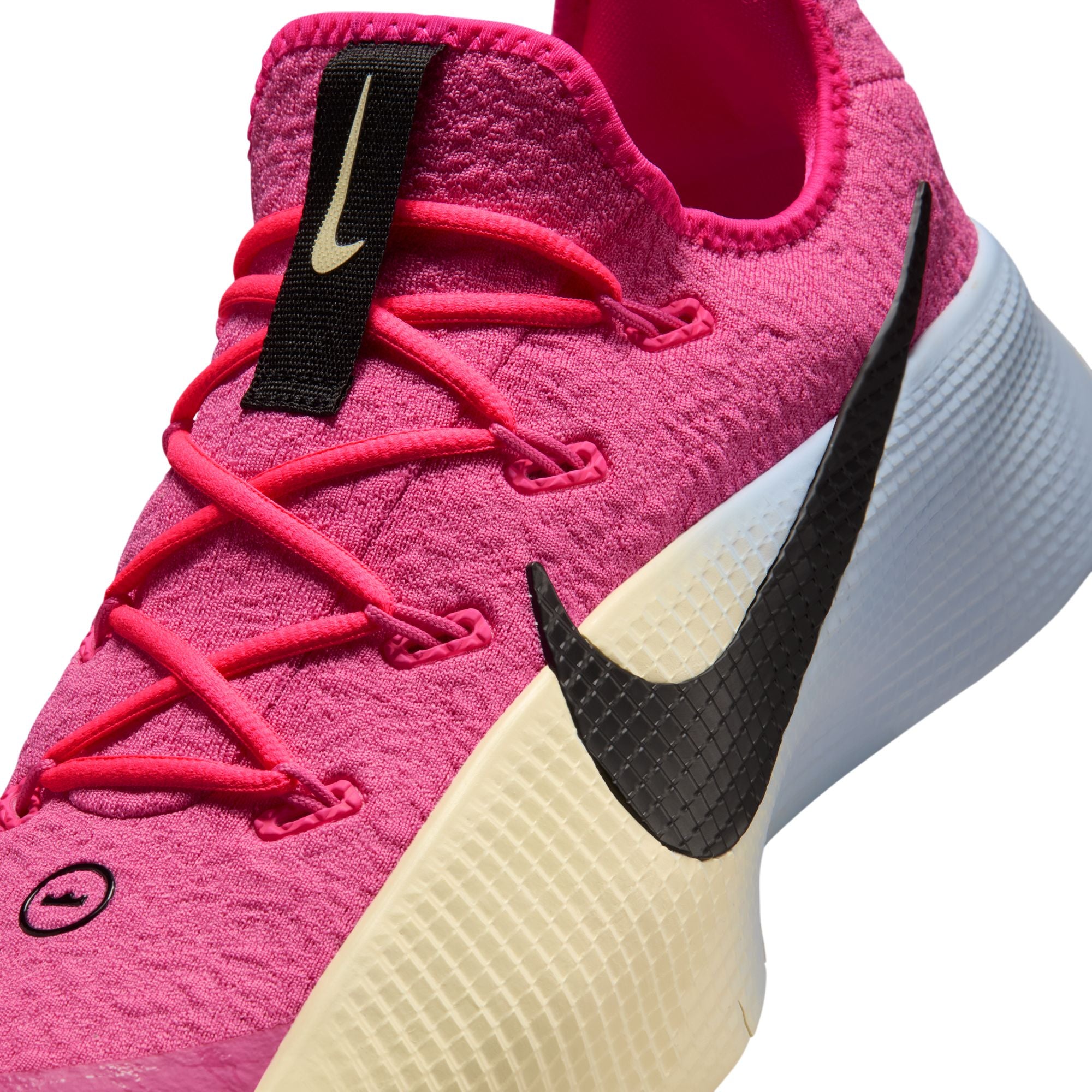 NIKE LEBRON TR 1