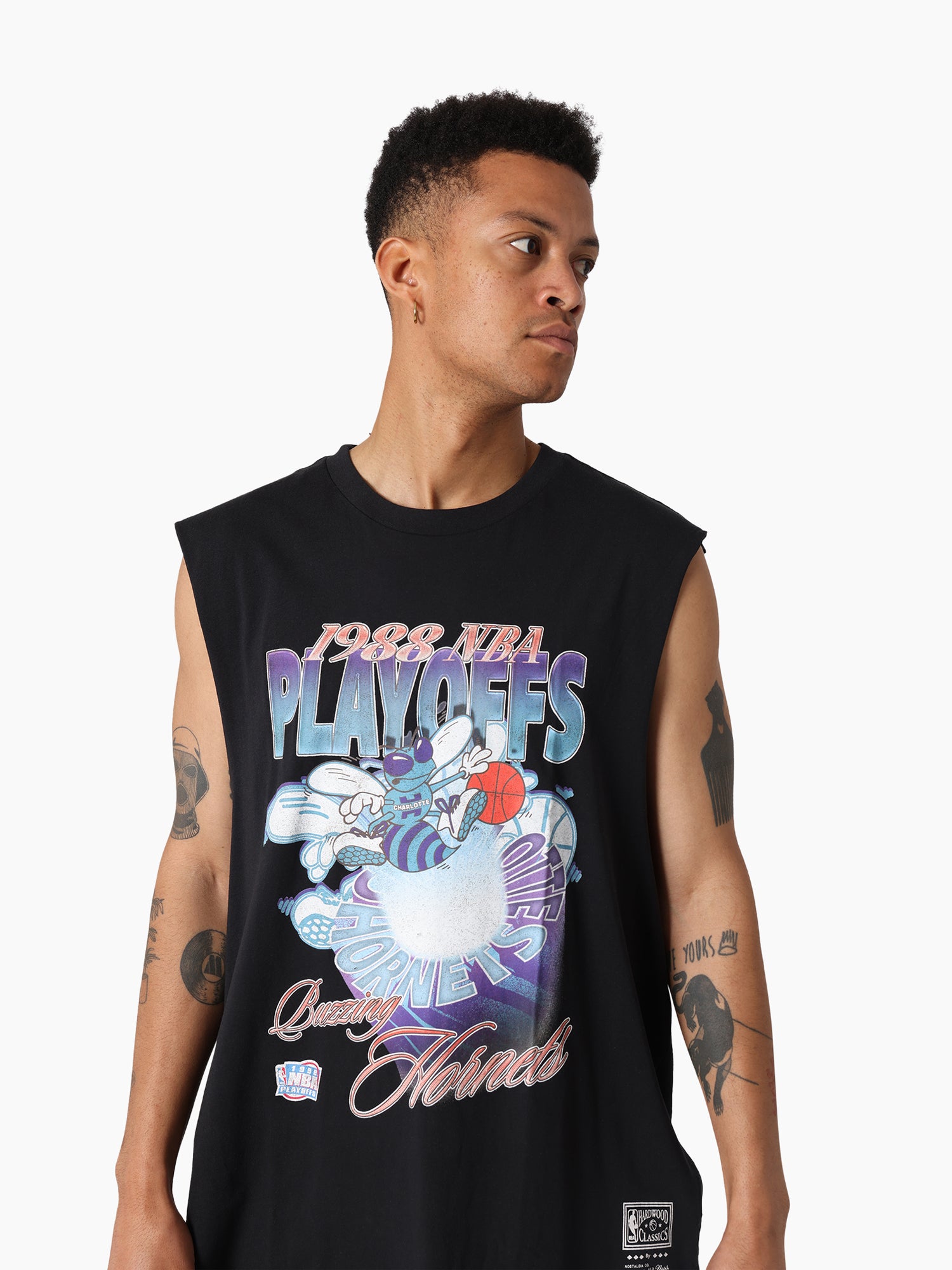 MITCHELL & NESS HORNETS HARDLIGHT MUSCLE TEE