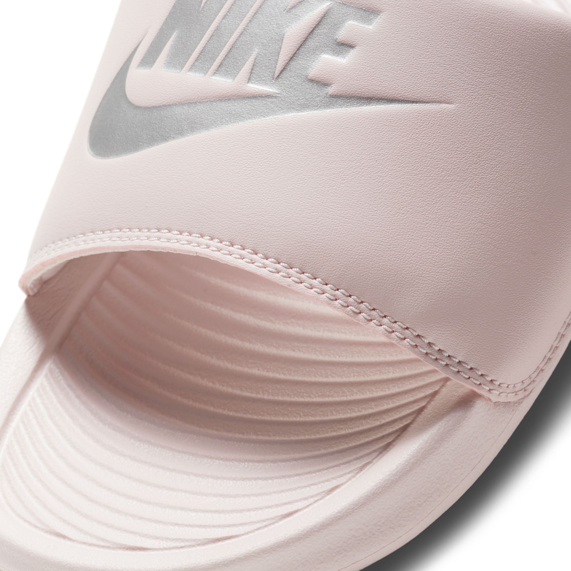 NIKE WOMENS VICTORI ONE SLIDE