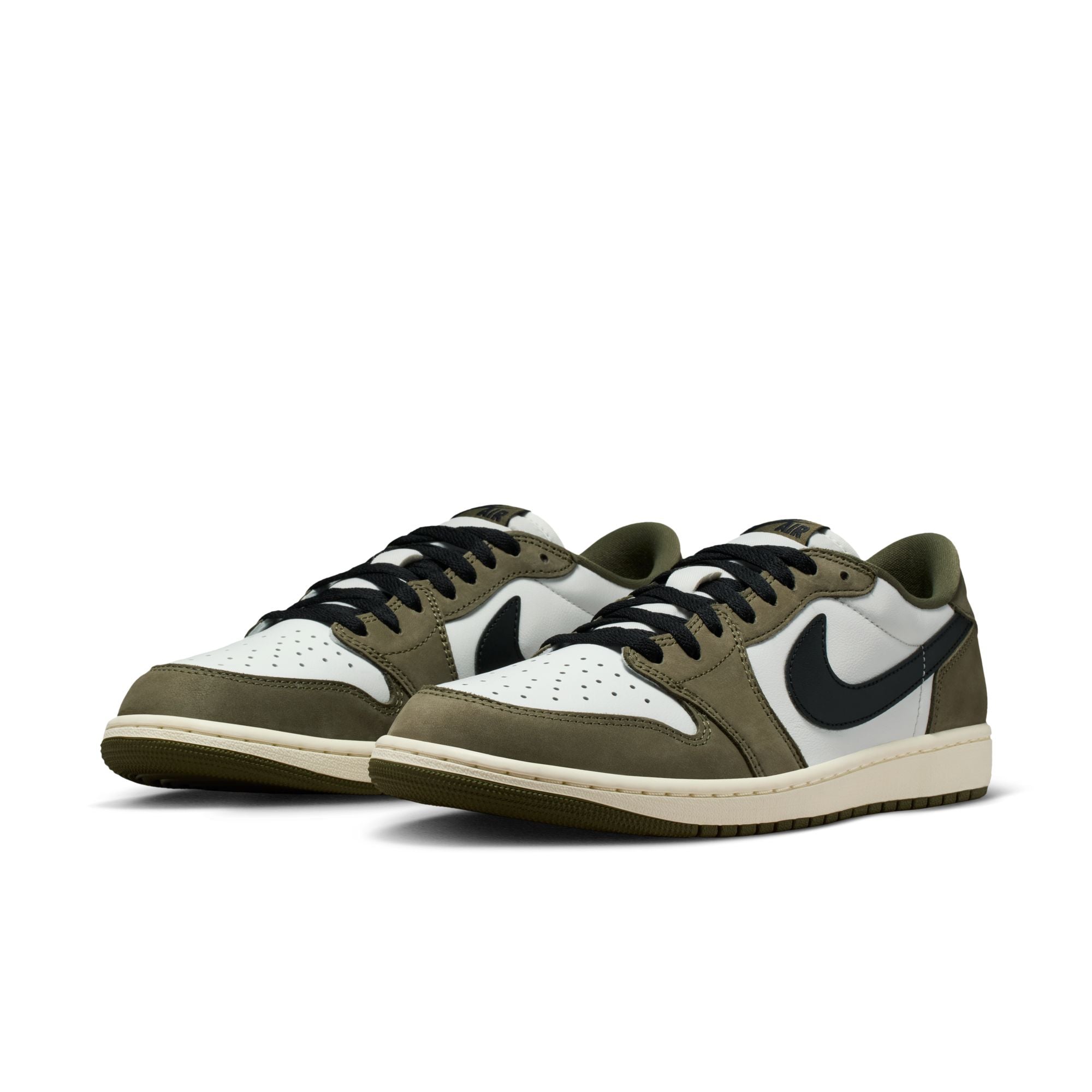 AIR JORDAN 1 RETRO LOW OG – CourtSide Melbourne