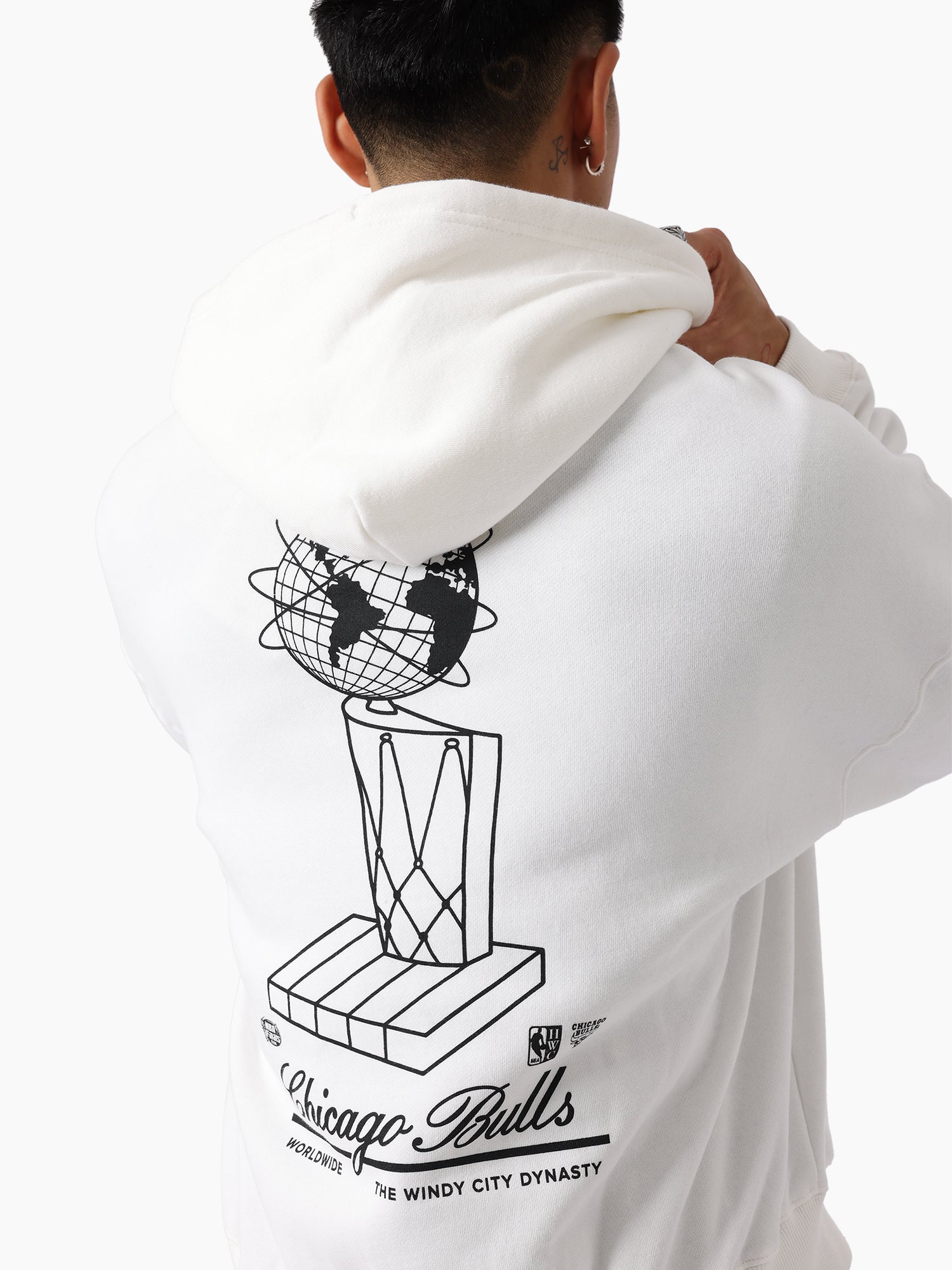 MITCHELL & NESS BULLS WORLDWIDE HOODIE