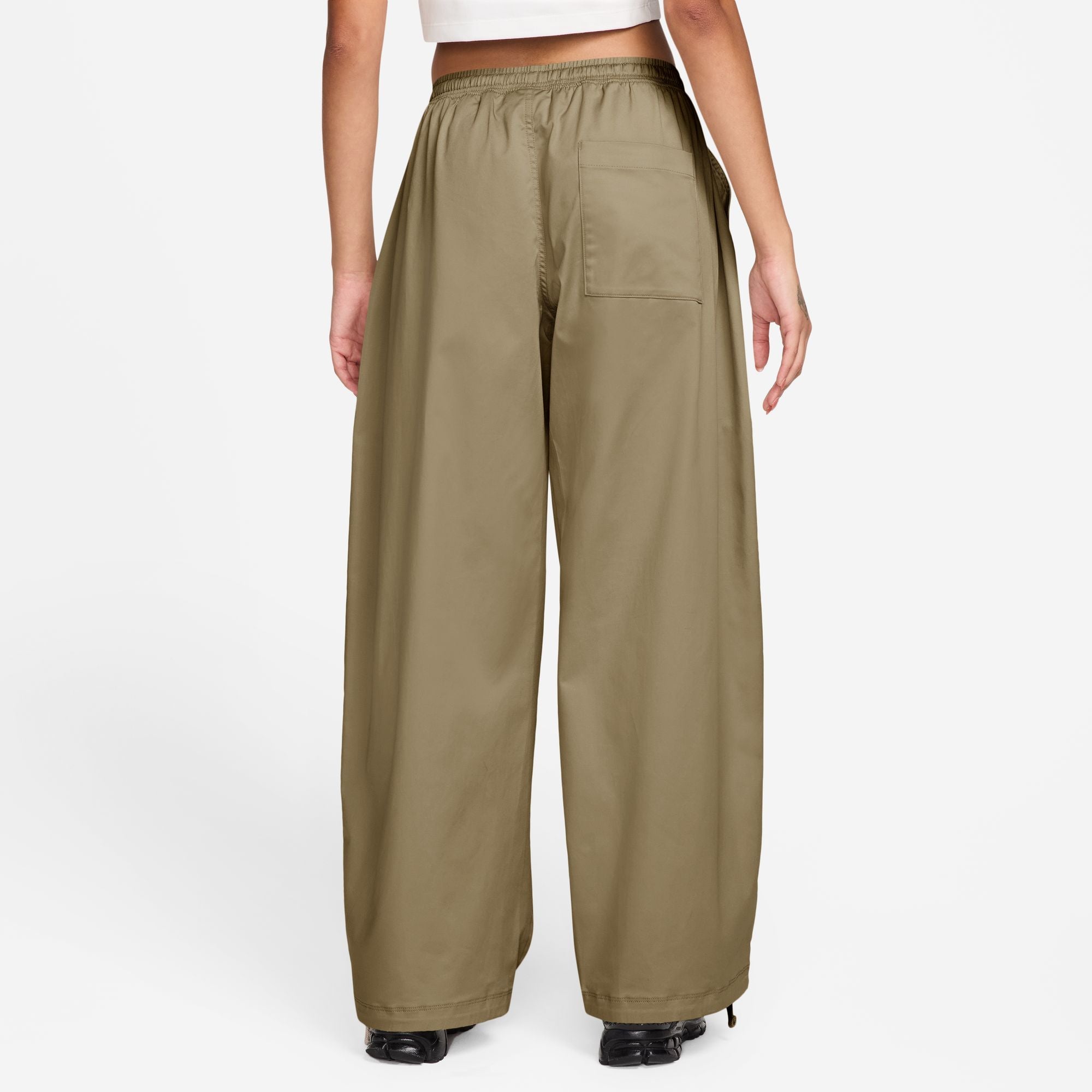NIKE WOMENS OVERSIZED WOVEN UTILITY PANT