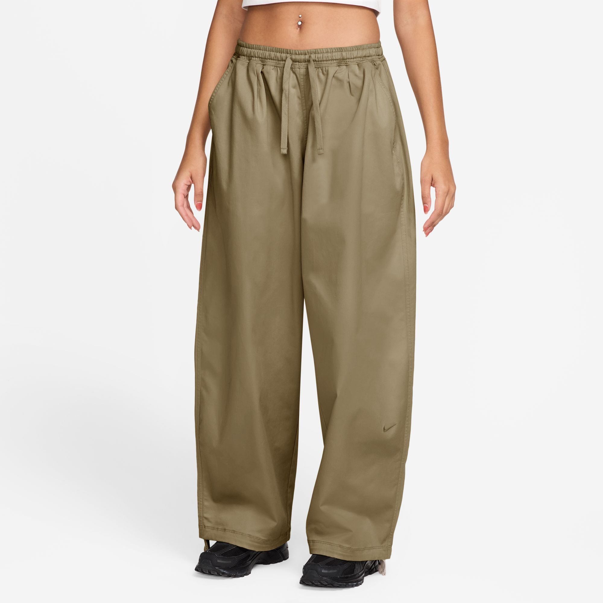 NIKE WOMENS OVERSIZED WOVEN UTILITY PANT