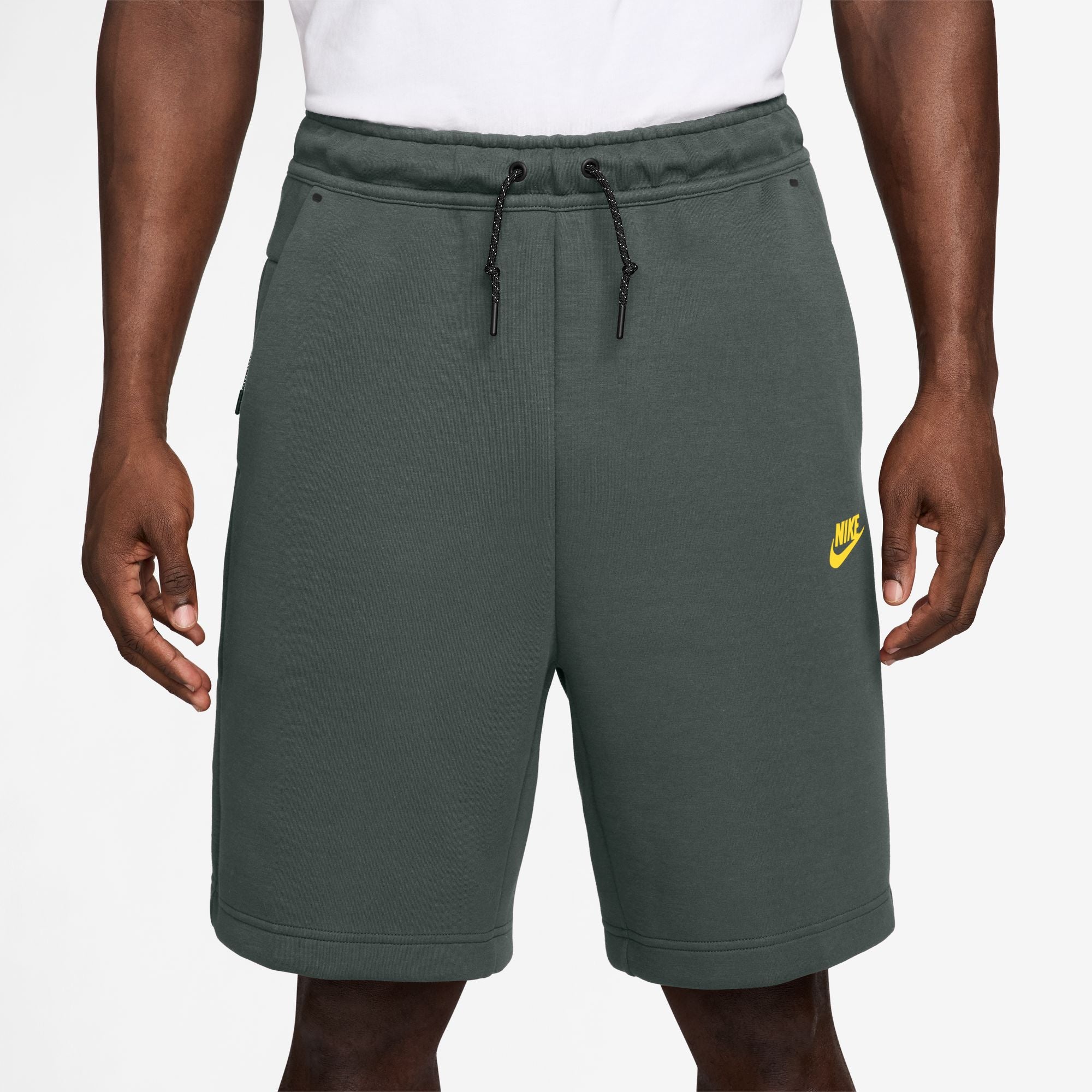 NIKE MENS TECH FLEECE SHORT