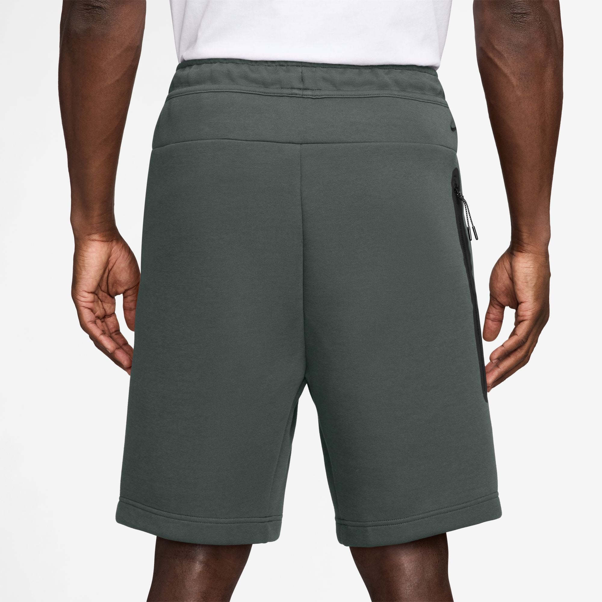 NIKE MENS TECH FLEECE SHORT