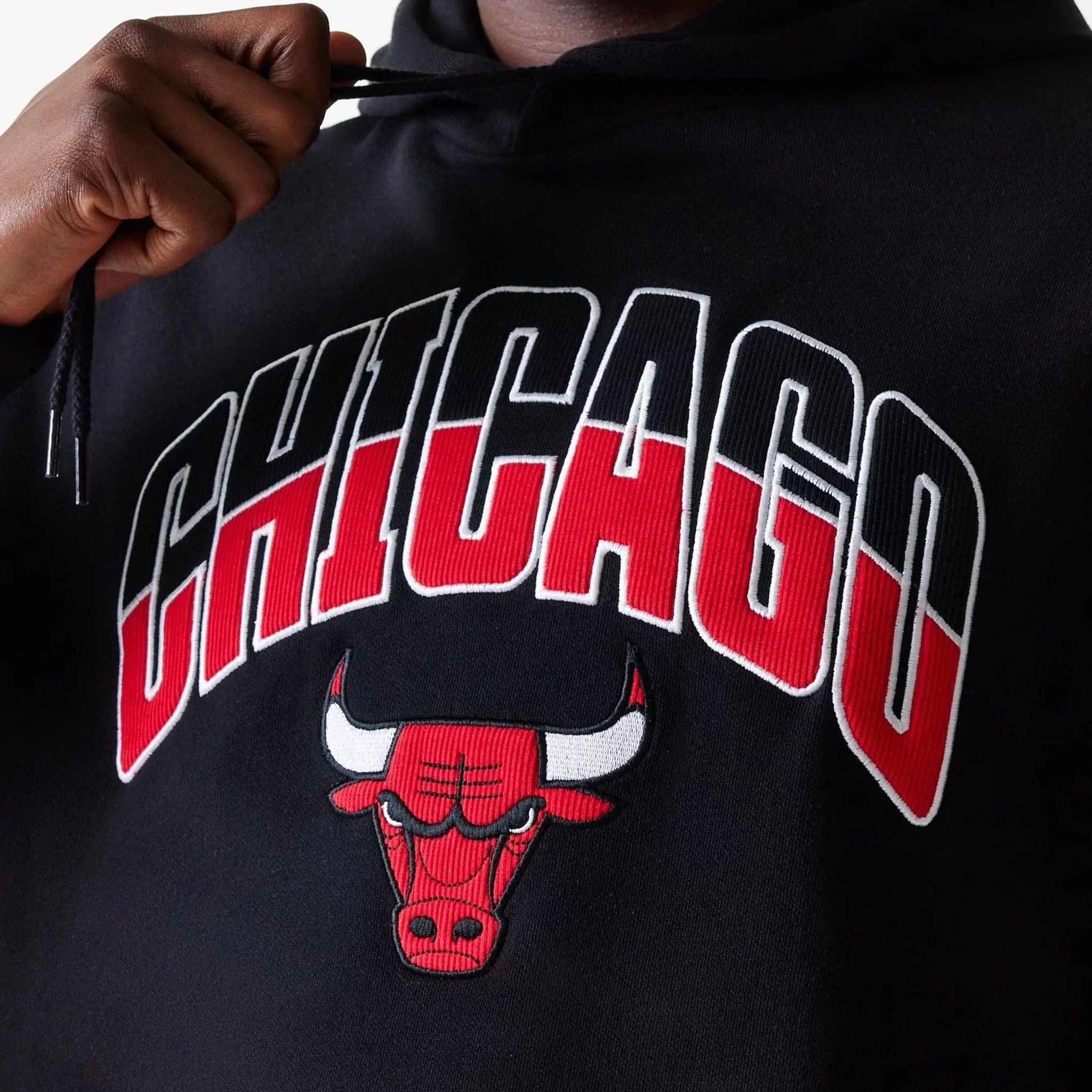 NEW ERA NBA ARCH GRAPHIC HOODIE CHICAGO BULLS