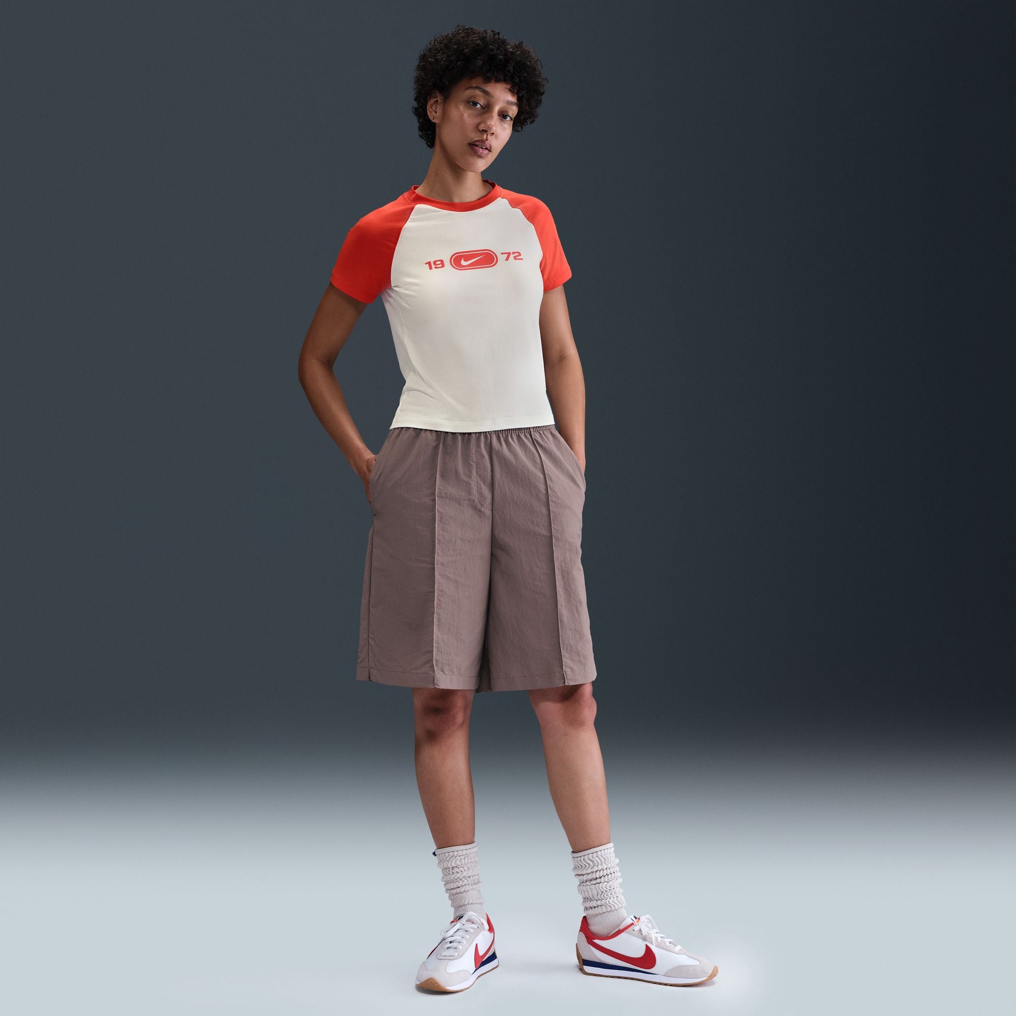 NIKE WOMENS CHILL KNIT RAGLAN TEE