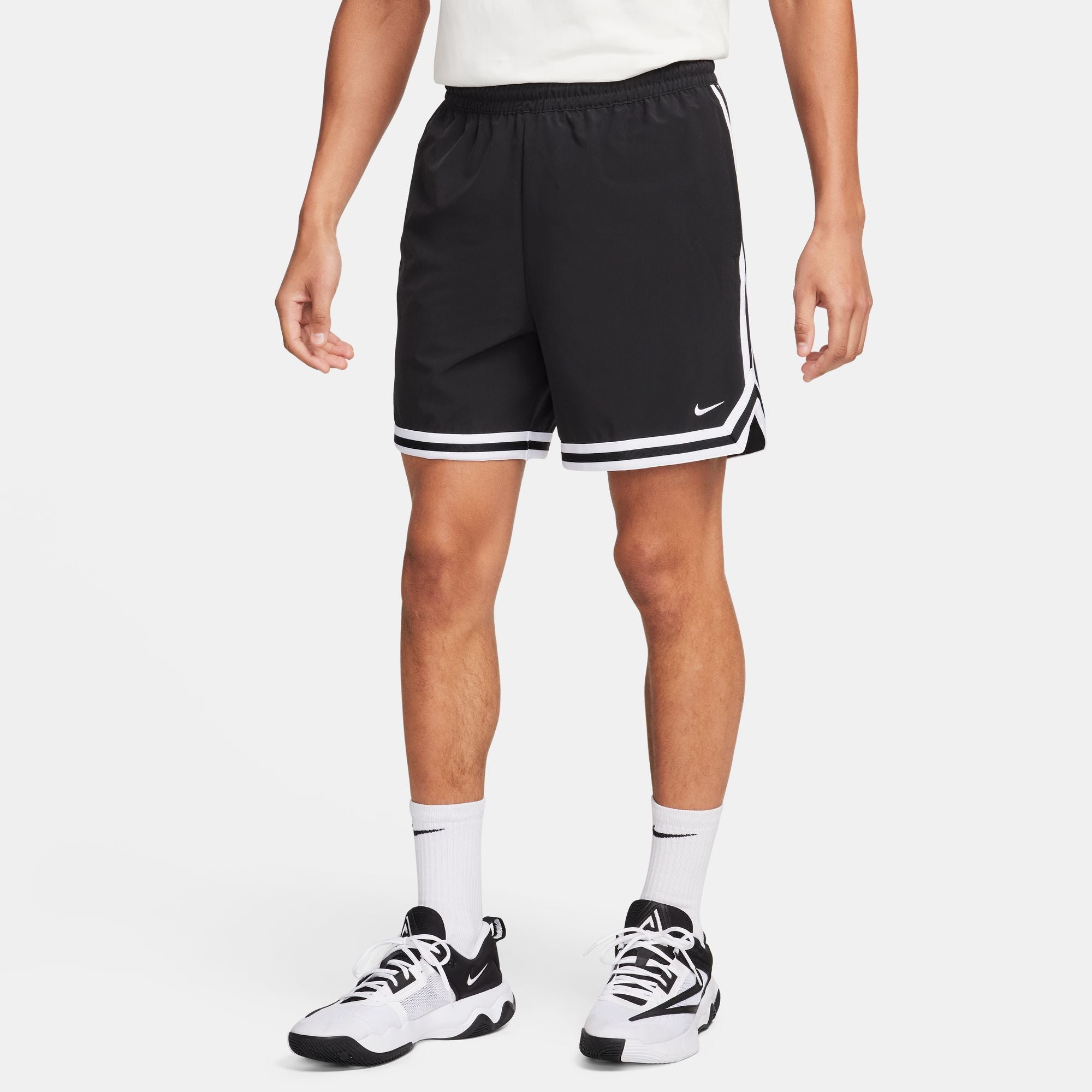 NIKE MENS WOVEN DNA 6" SHORT
