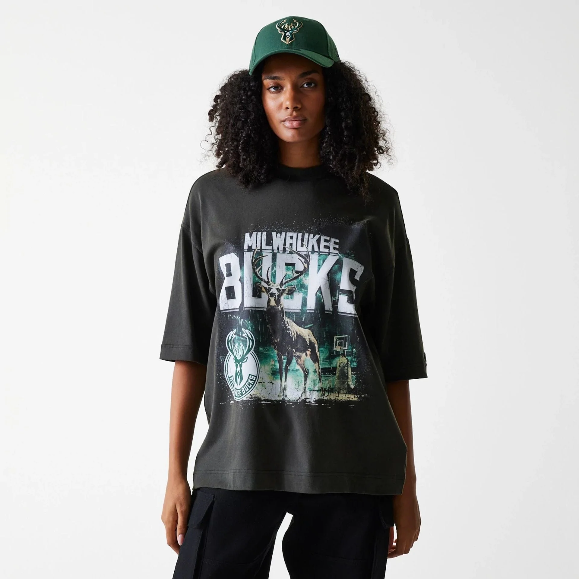 NEW ERA NBA WASHED GRAPHIC TEE - MILWAUKEE BUCKS