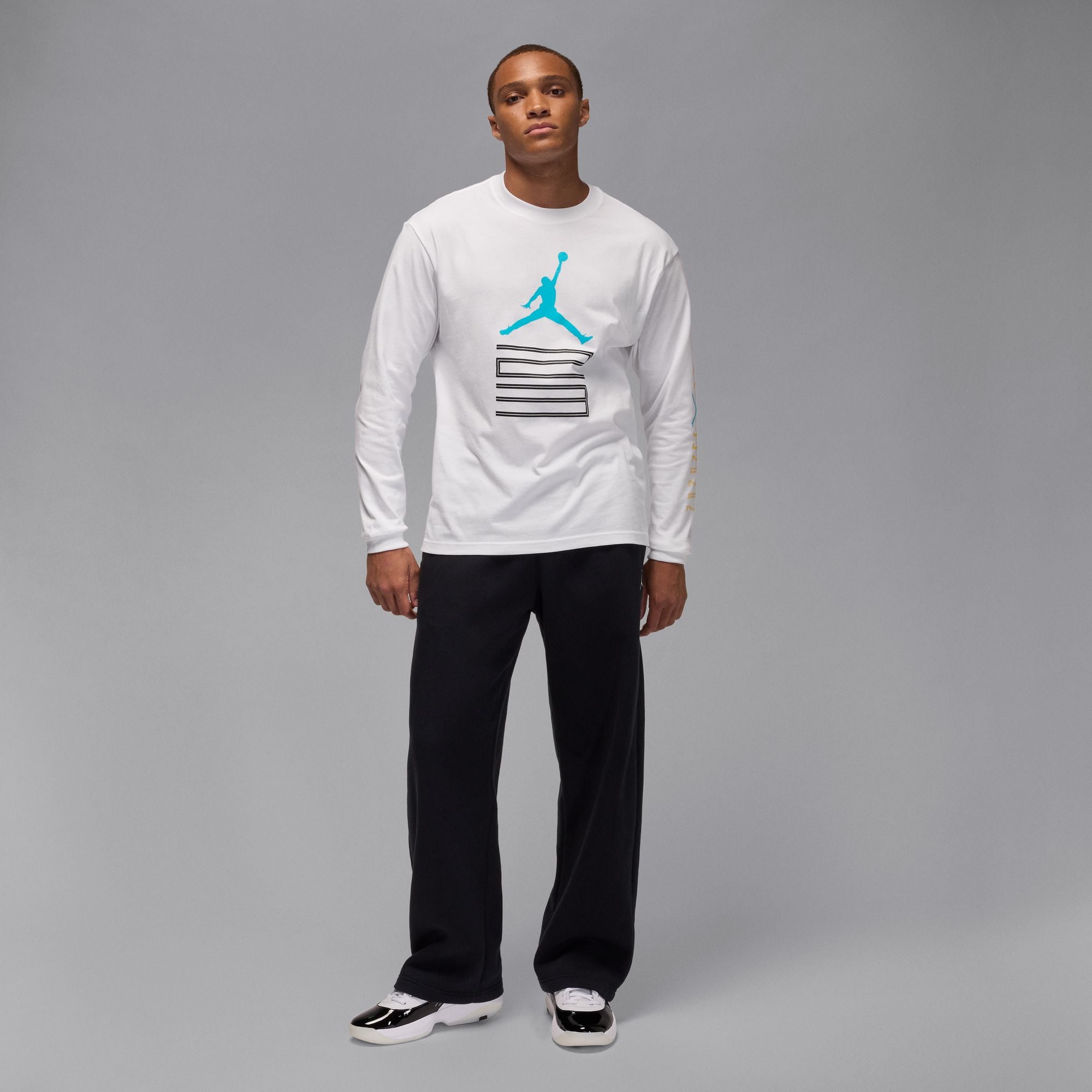 M J BRK AJ11 GFX LS CREW