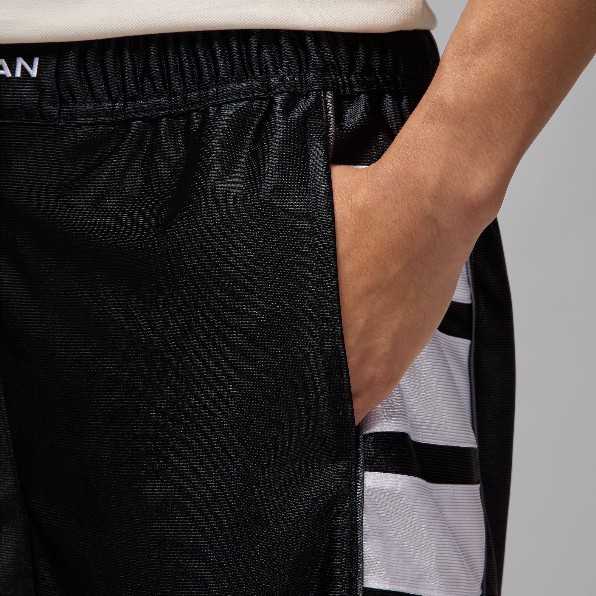 JORDAN MENS BROOKLYN CAT SCRATCH SHORT