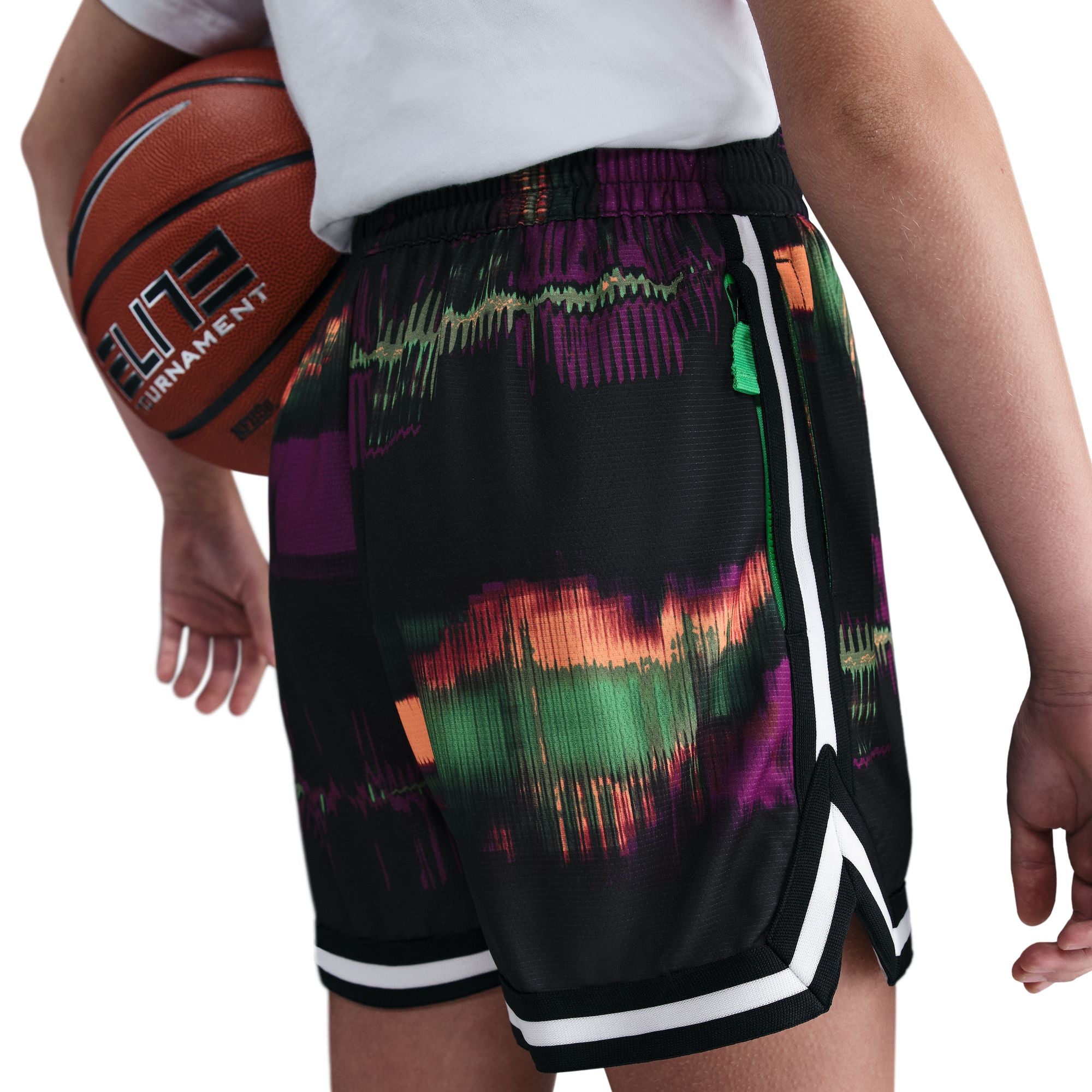 NIKE DNA DRI-FIT 5" SHORT - YOUTH