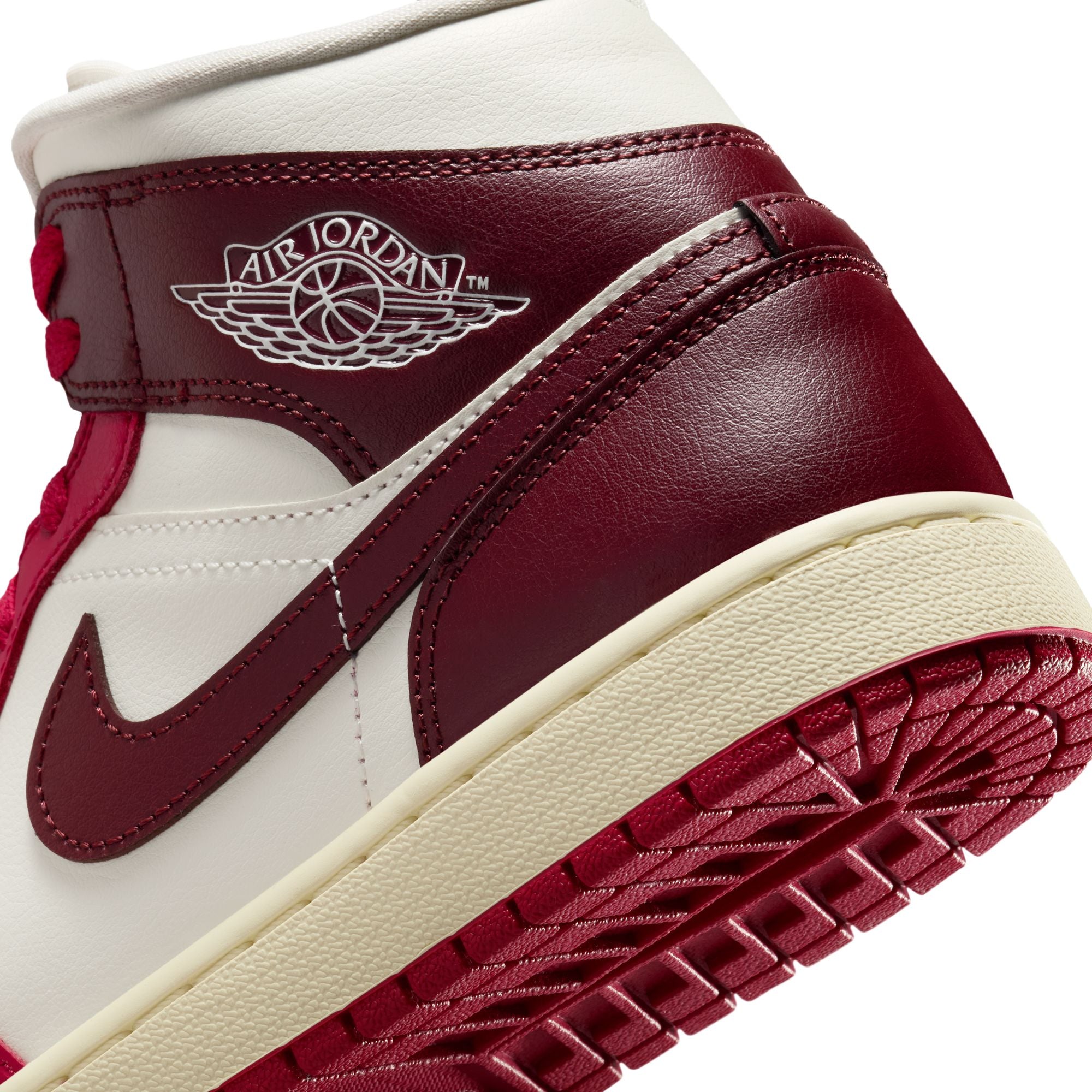 AIR JORDAN WOMENS 1 MID