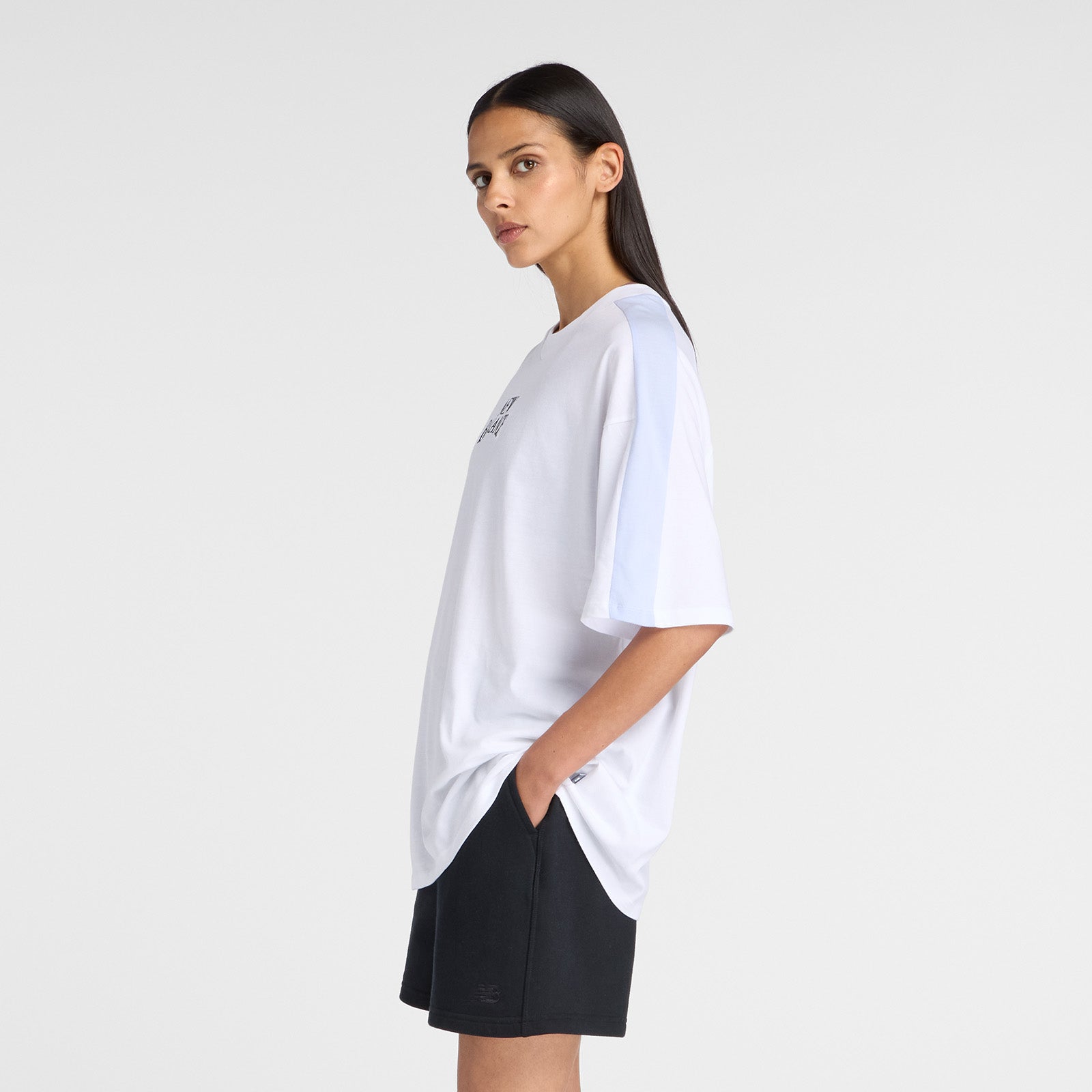 NEW BALANCE WOMENS TRACKSIDE OVERSIZED T-SHIRT